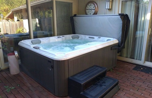 Benbow Casa | Making your amazing vacation more amazing! Main house-swimming pool-hot tub-golf
