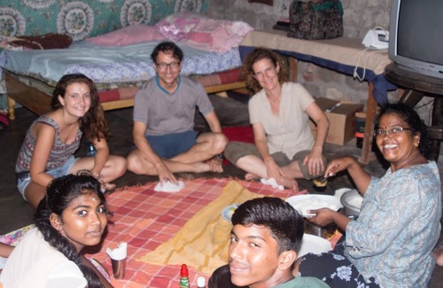 Manmunai North Cama Y Desayuno | Mala's Home Stay