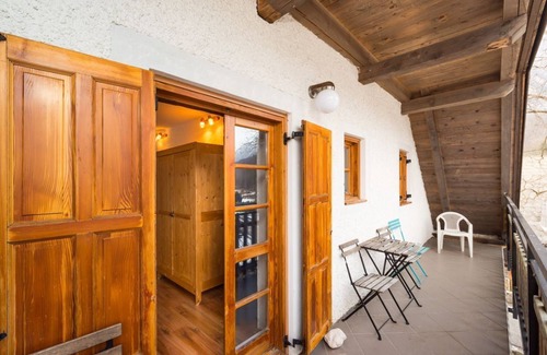 Bovec Chalet De Esquí | Mala Vas Chalet en Bovec es un espacioso apartamento de 6 habitaciones con capacidad para 12 personas.