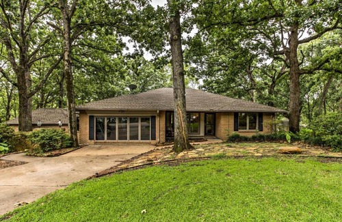 Star Harbor Casa | Malakoff Lake House - Deck, Boat Slips, and Fire Pit