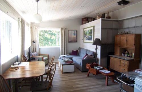 Powell River Casa | Malaspina Strait Cottage