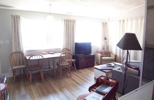 Powell River Casa | Malaspina Strait Cottage
