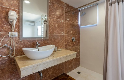 Centro Havana Apartamento | Malecón Penthouse Vista al Mar FREE WiFi