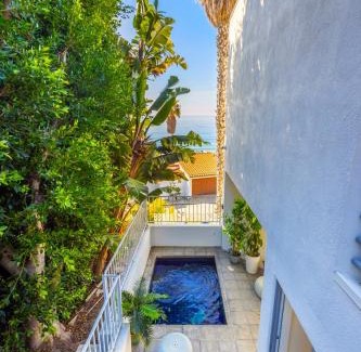 Eastern Malibu Casa | Malibu Breeze - hot tub, ocean view, steps to beach