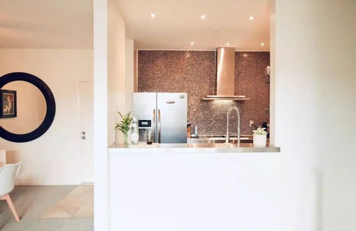 Eastern Malibu Condominio | Malibu Country Mart Escape
