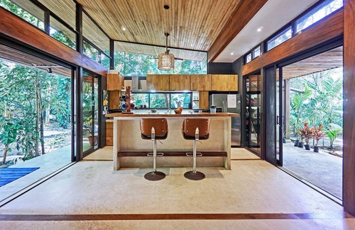 Playa Hermosa Cóbano Villa | Malibu Jungle House- private pool, steps to the beach