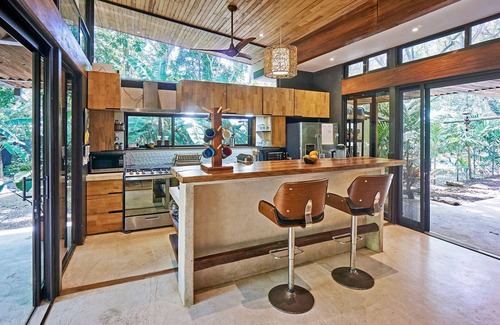 Playa Hermosa Cóbano Villa | Malibu Jungle House- private pool, steps to the beach