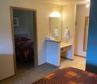 Lake Delton Hotel | Malibu Inn