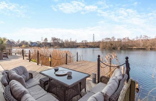 Stamford Casa | Malibu Lakehouse