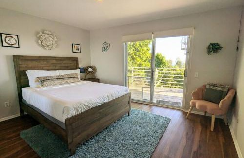 Malibu Villa | Malibu Luxe 4BR with Panoramic views, Central location!
