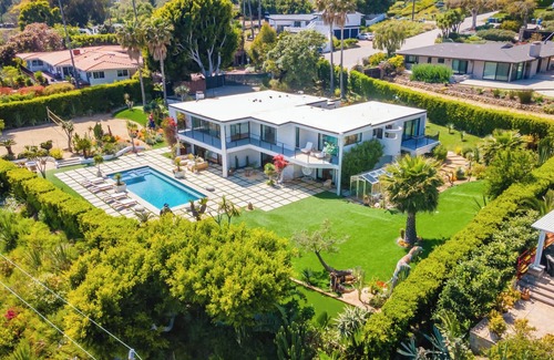 Central Malibu Casa | Malibu Luxury 4 BR Home w Pool and Ocean Views