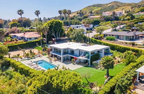 Central Malibu Casa | Malibu Luxury 4 BR Home w Pool and Ocean Views