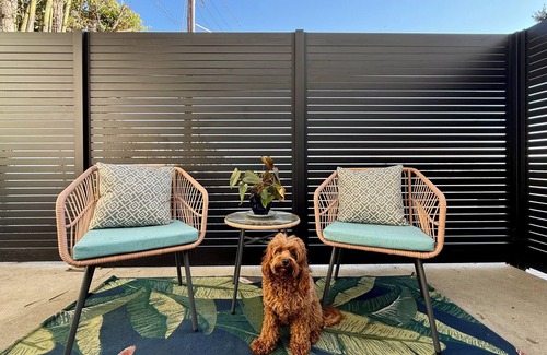 Eastern Malibu Apartamento | Malibu PCH - across the street from the ocean!