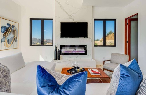 Malibu Casa | Malibu Sunset: Live well, relax, and enjoy life