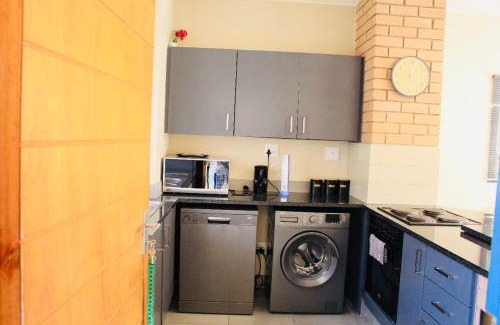 Greater Johannesburg Metropolitan Area Apartamento | Mall of Africa Eazy Apartment