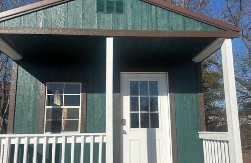 Stevenson Cabina | Mallard, Cozy cabin with WiFi and AC in lovely Stevenson. Perfect weekend stay .