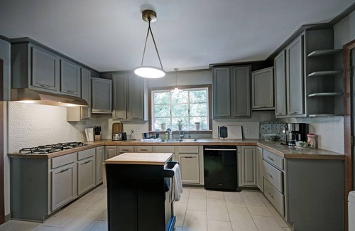 Tougaloo Casa | Mallard Manor: 3bd/2ba Home near WholeFoods