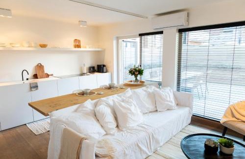 Knokke Apartamento | Malou's Cosy Getaway - beautiful 30m terrace - central location - 5' min walk to beach - free parking