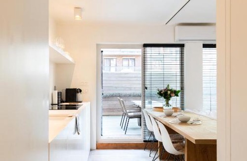 Knokke Apartamento | Malou's Cosy Getaway - beautiful 30m terrace - central location - 5' min walk to beach - free parking