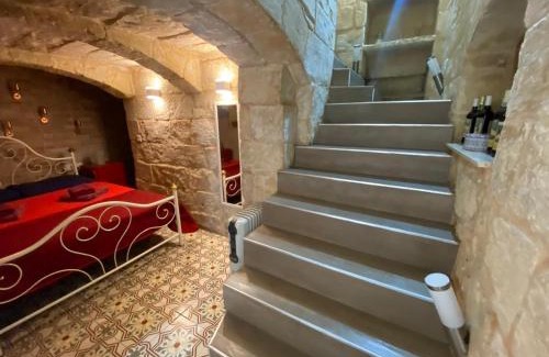 Floriana Apartamento | Malta's Naughtiest Cabaret