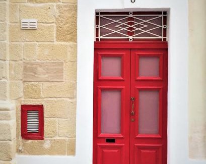 Floriana Apartamento | Malta's Naughtiest Cabaret