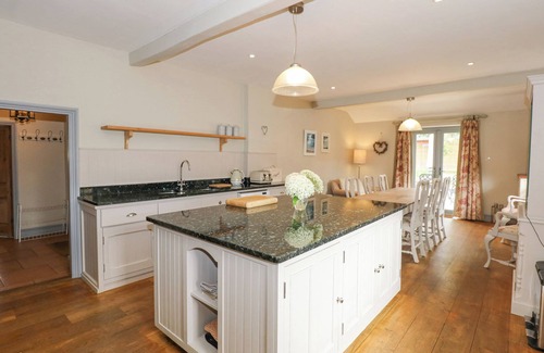 Heacham Cabaña | MALTHOUSE FARM, pet friendly, character holiday cottage in Heacham