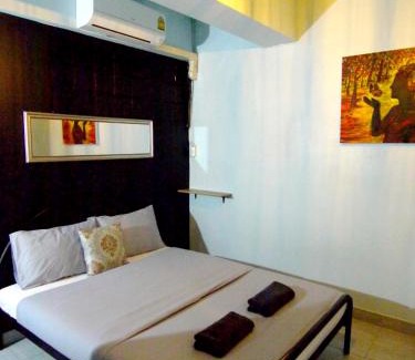 Wat Sam Phraya Casa | Mam's House Khaosan
