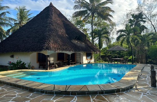Galu Beach Villa | Mama Africa Villa