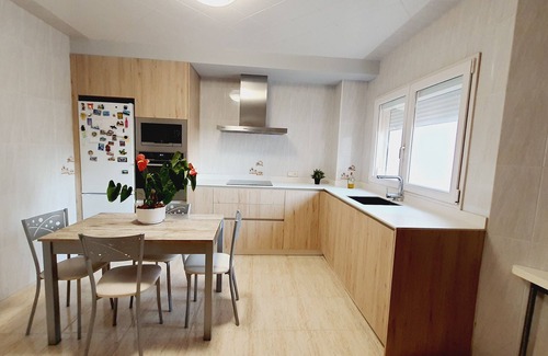 El Arenal Casa | Mama Conchi BNB Casa para grupos de 5 Personas con terraza compartida, jardín privado y Wi-Fi