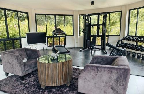 Urdaneta City Casa | Mamanorms' Farm