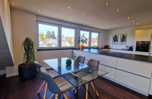 Pliezhausen Apartamento | Mami Apartments Cloud 9 - 90qm, Stilvoll, Tolle Aussicht, Haustierfreundlich!
