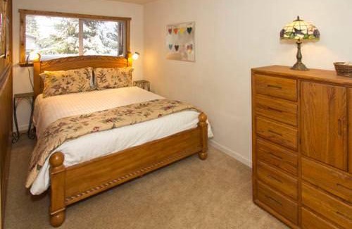 Mammoth Lakes Casa | Mammoth View Villas - Shop Hike or Golf