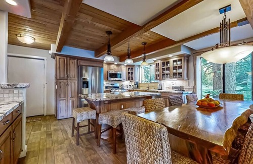 Mammoth Lakes Condominio | 1 Mejor lujo en el pueblo, mejor ubicación. Ideal para grupos grandes y familias.