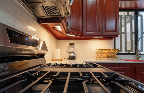 Managua Casa | Managua, Newly Renovated, 5 Bedrooms 9 Beds, AC, Wifi, washer, dryer.