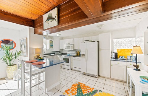 Englewood Cabaña | Manasota Key Beach Cottage Just Thirty Steps from the Beach