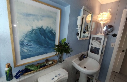 Englewood Cabaña | Manasota Key Beach Cottage Just Thirty Steps from the Beach