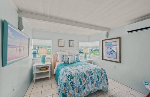 Englewood Cabaña | Manasota Key Beach Cottage Just Thirty Steps from the Beach