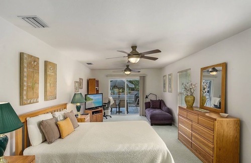 Manatee Bay Casa | Manatee Bay Serenity ​​​​​​Beautifully appointed 3 bedroom 2 bath, waterfront pool home in St. James City, Florida!