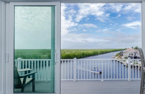 Cape Harbour Apartamento | Manatee Suite 2 Funky Fish House at Cape Harbour