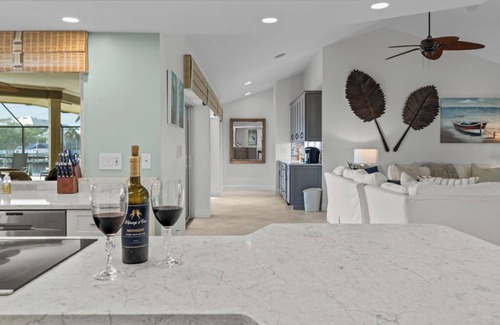 Shell Point Casa | Manatees & Memories, - your luxurious waterfront escape in Fort Myers!