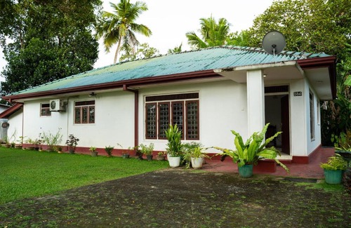Bentota Villa | Manawathu River Villa Bentota