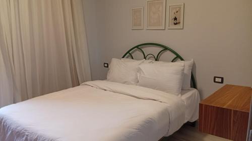 Al Alamayn Apartamento | Manazil hospitality - Open View 1BR in Porto Golf Marina - 704