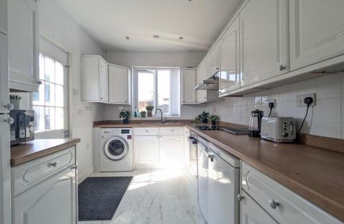 Trafford Casa | Manchester Double Room Near Parks Free Parking