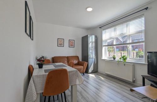 Trafford Casa | Manchester Double Room Near Parks Free Parking