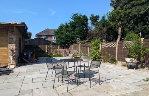 Trafford Casa | Manchester Double Room Near Parks Free Parking