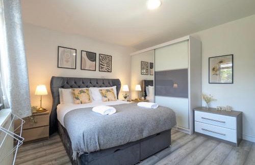 Trafford Casa | Manchester Double Room Near Parks Free Parking