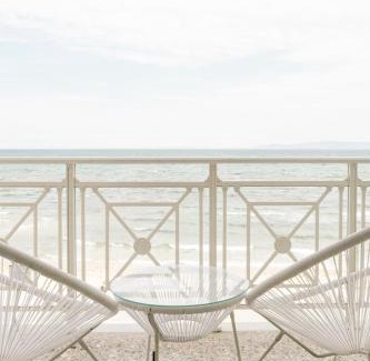 Neoi Epivates Apartamento | Manda Ray Seafront Apartment Endless Blue View