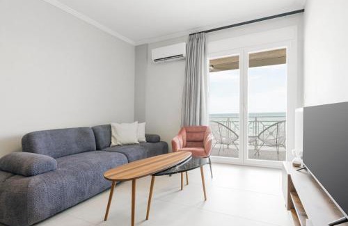 Neoi Epivates Apartamento | Manda Ray Seafront Apartment Endless Blue View