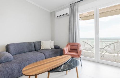 Neoi Epivates Apartamento | Manda Ray Seafront Apartment Endless Blue View