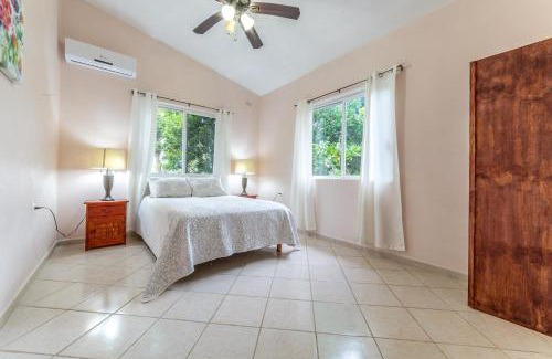 Chiquilá Cama Y Desayuno | Mandala Villas Hotel & "Sarita's Mexican Restaurant